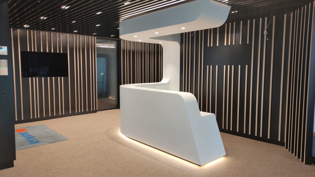 Mueble moderno de recepción 